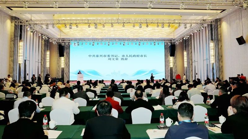 防水胶粘剂涂刷厚度如何确定？关键因素解析